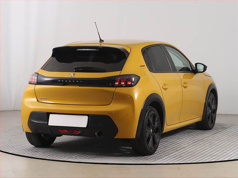 Peugeot 208 (2020) GT Pack 1.2 PureTech, Automat - fotka 5 z 17