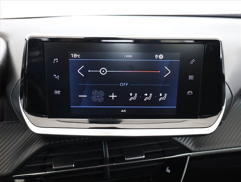 Peugeot 2008 (2021) 1.2 PureTech, ČR,1.maj - fotka 15 z 20