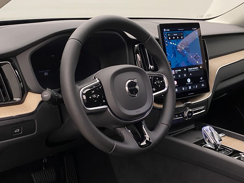 Volvo XC60 (2026) B5 AWD AUT BRIGHT PLUS  - fotka 4 z 67