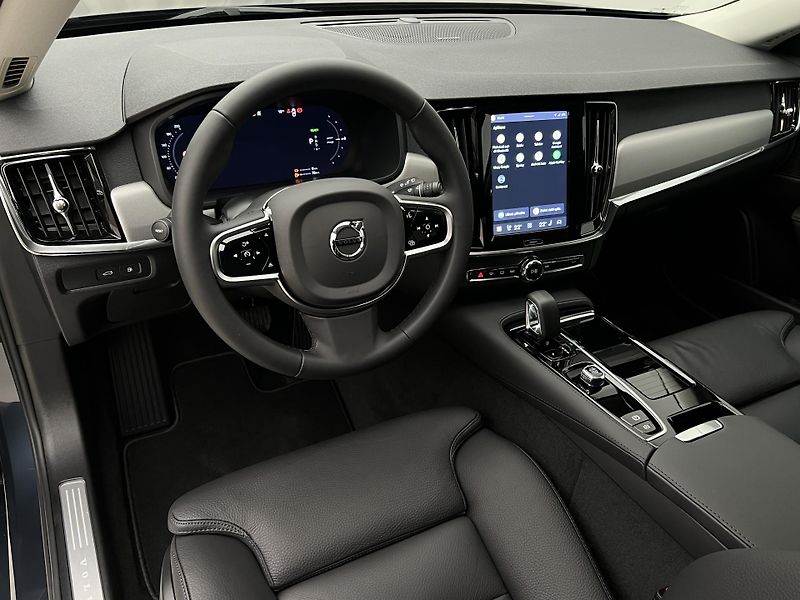 Volvo V90 T6 AWD RECHARGE CORE AUT 1.maj - fotka 4 z 47