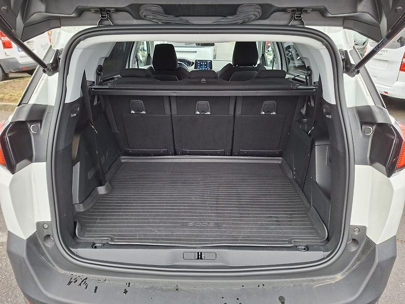 Peugeot 5008 ACTIVE 1,5 BHDI 130k EAT8 - fotka 5 z 24