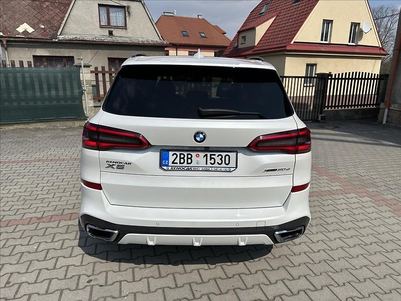 BMW X5 3,0 xDrive 30d M-SPORT LASER - fotka 7 z 38