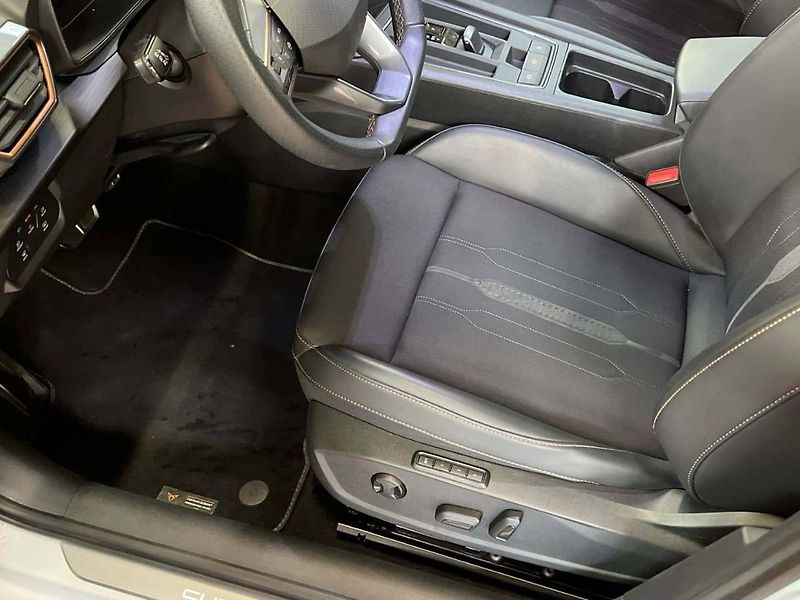 Cupra Leon (2024) 2.0 TSI 140 kW DSG VZ Line ST - fotka 12 z 21
