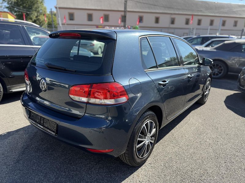 Volkswagen Golf 1.4 16V, 59kw, manuál  - fotka 3 z 13