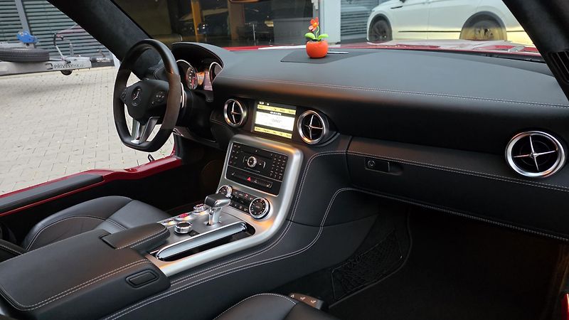 Mercedes-Benz SLS AMG (2011) EU PRAVIDELNÝ SERVIS MB - fotka 9 z 11