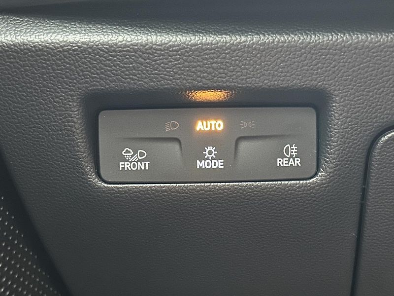 Škoda Superb 2.0 TDI L & K - fotka 21 z 33