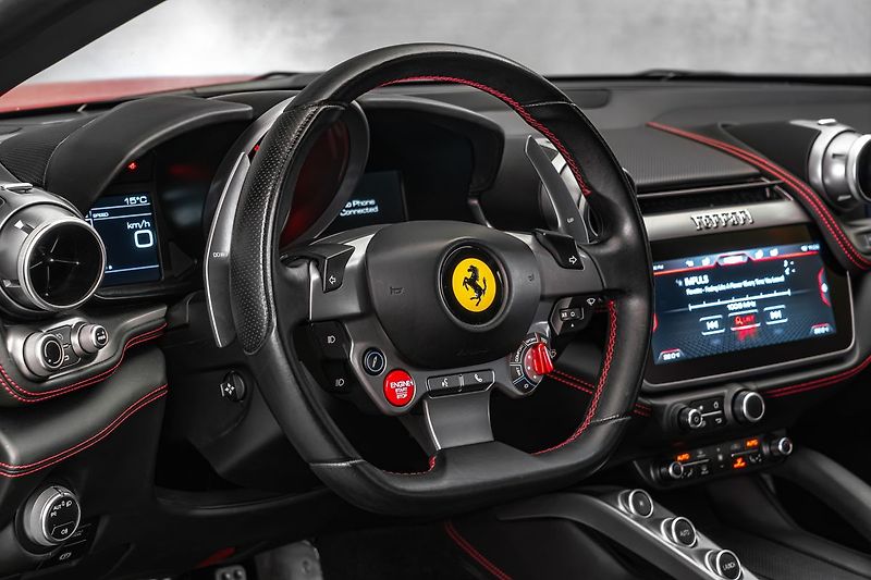 Ferrari GTC4 Lusso - fotka 20 z 31