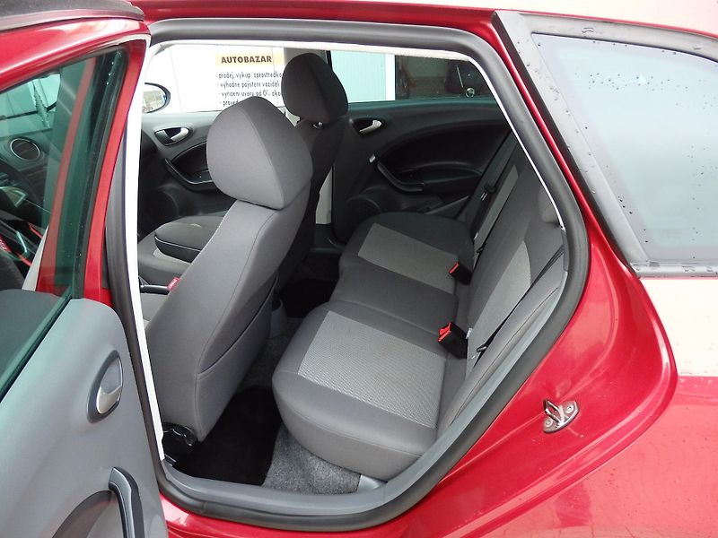 Seat Ibiza 1.2 TSI 77kW ZÁVĚS, DIGI KLIMA - fotka 7 z 15