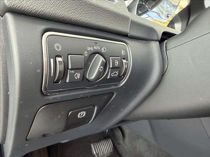 Volvo V60 2,0 D, Automat, pouze 93tkm - fotka 12 z 29