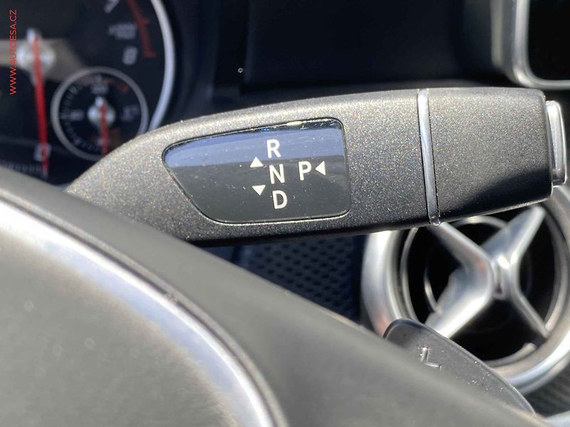 Mercedes-Benz Třídy A (2016) 1.6i, ČR, AT, LED, AC - fotka 14 z 19