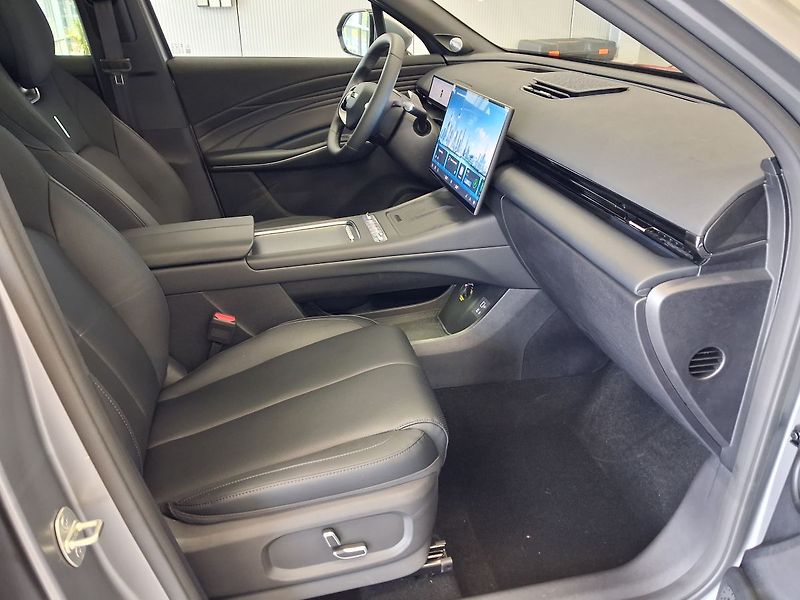 Omoda 7 (2026) Luxury 1.5 tGDI PHEV - fotka 7 z 28