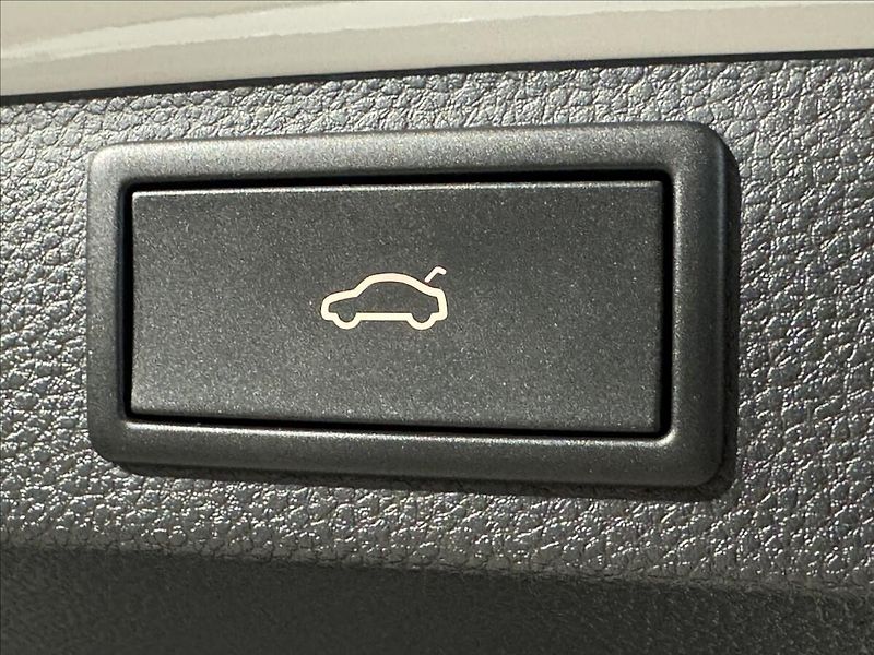 Škoda Karoq 2,0 TDi  DSG 4x4 Style Virtual - fotka 13 z 44
