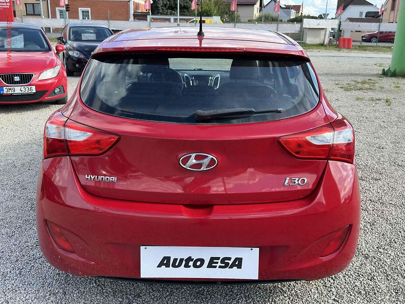 Hyundai i30 (2012) 1.6 GDi, ČR, Trikolor - fotka 5 z 18