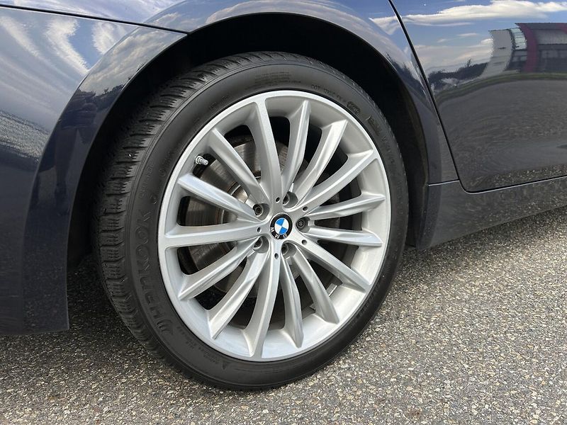 BMW Řada 5 5540i xDrive Luxury Line - fotka 9 z 37