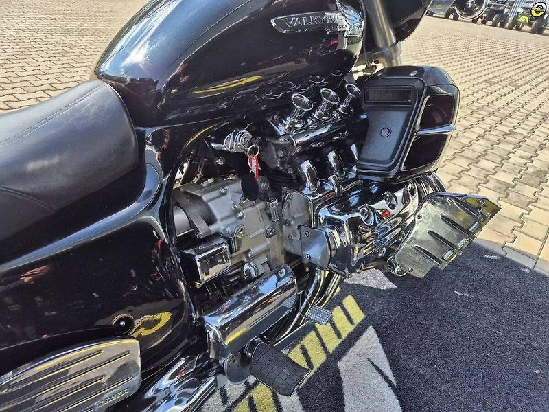 Honda F6C Valkyrie (1999) GL 1500 CF Valkyrie - fotka 16 z 22