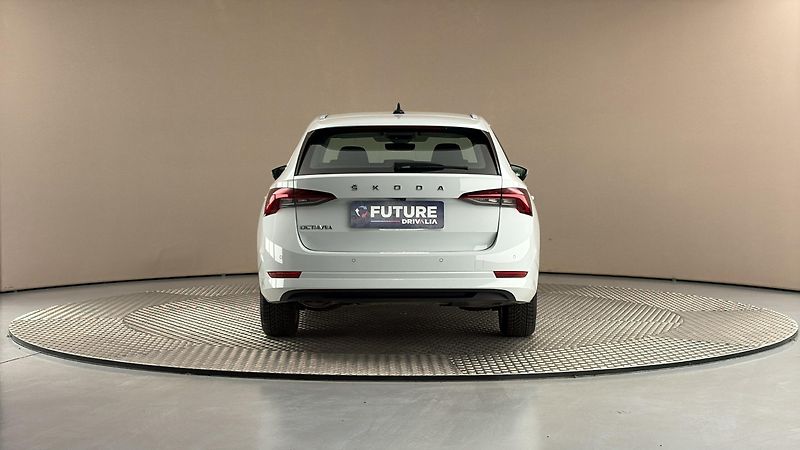 Škoda Octavia 2.0 TDI DSG Style Combi - fotka 5 z 27