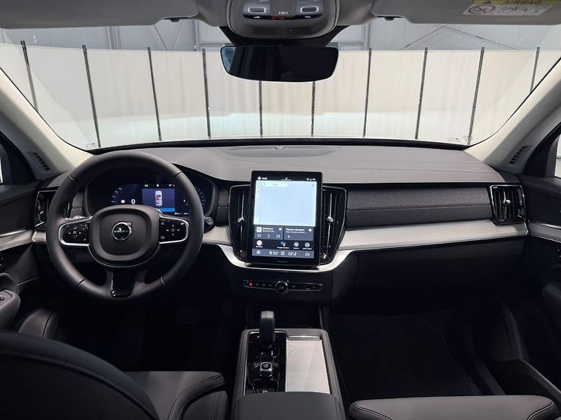 Volvo XC90 (2026) B5 2.0L 250+14 HP AT8 AWD CORE - fotka 7 z 28