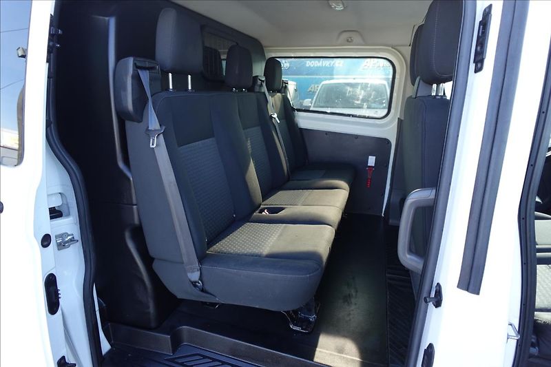 Ford Transit Custom 2,0 TDCI  L2H1 6MÍST KLIMA - fotka 18 z 35