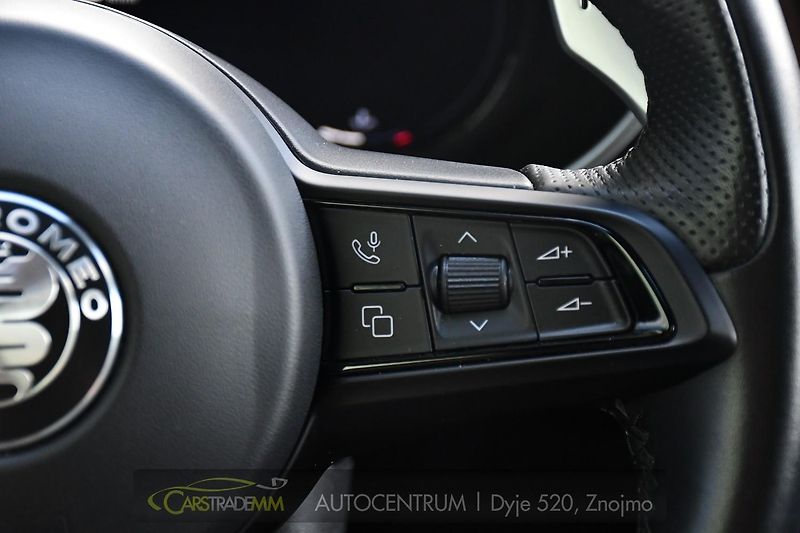 Alfa Romeo Stelvio 2.0T 16V 206kW VELOCE AT8 Q4 - fotka 22 z 50