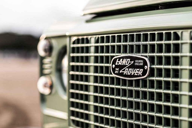 Land Rover Defender Adventure.