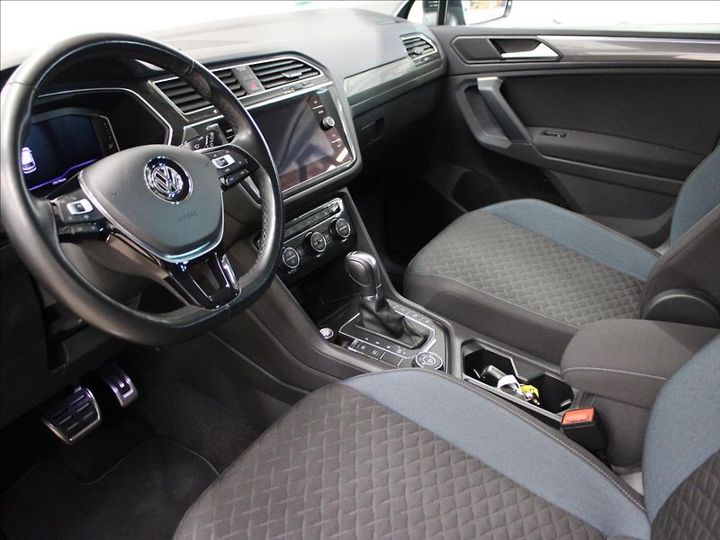 Volkswagen Tiguan 2,0 TSi 140 KW, LED, DSG, 4 Mo - fotka 11 z 30