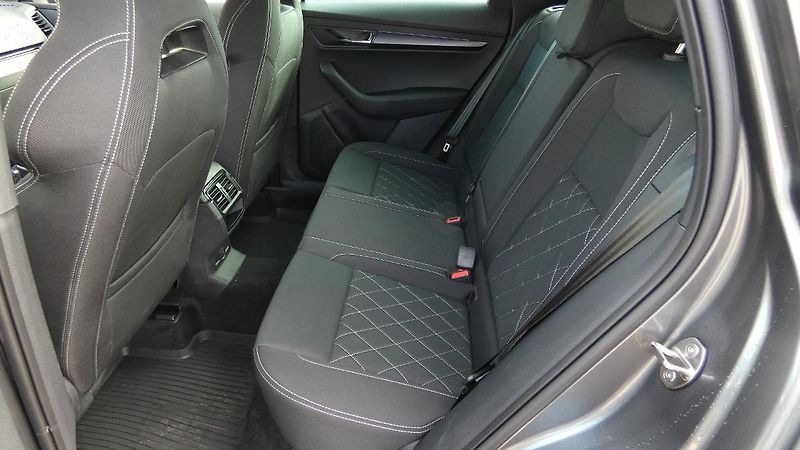 Škoda Karoq 1,5 TSI Sportline - fotka 20 z 23