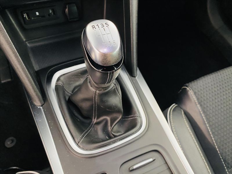 Renault Mégane 1,2 TCe 97kW LED 1. maj. ČR - fotka 24 z 30