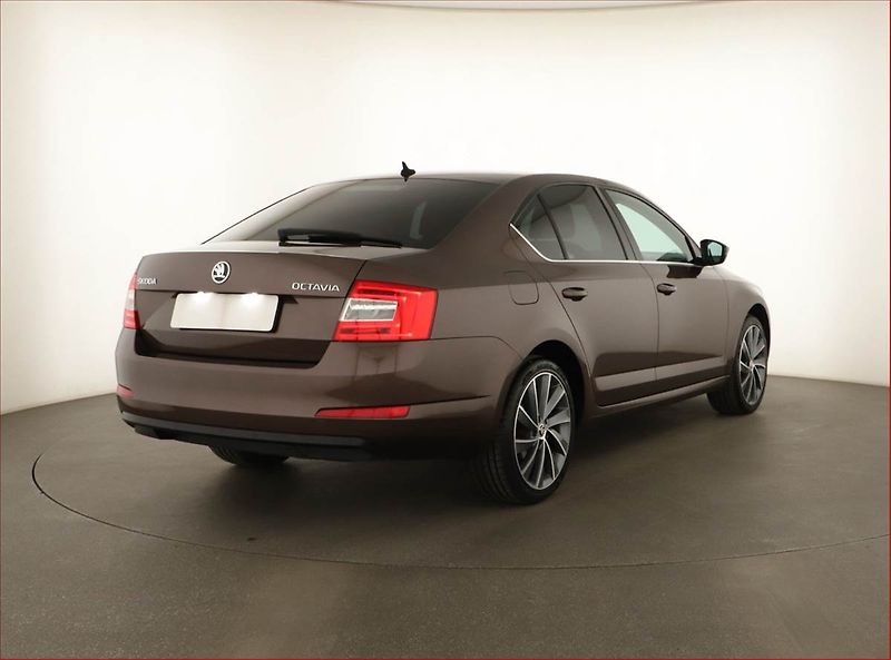 Škoda Octavia (2016) 1.2 TSI, Bi-Xenony, Tempomat - fotka 5 z 14