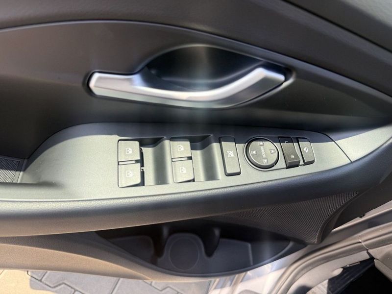 Hyundai i30 26 WG 1,0 T-GDI MT STYLE - fotka 9 z 9