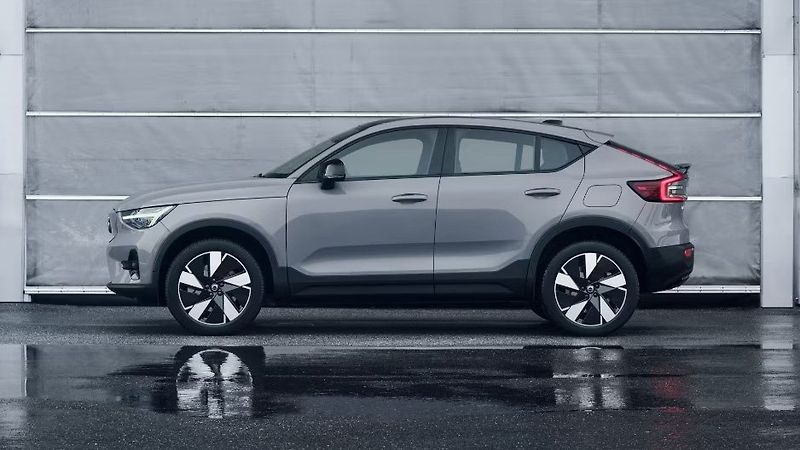 Volvo C40 (2024) CORE, RECHARGE, 175 kW / 238 H - fotografie inzerátu
