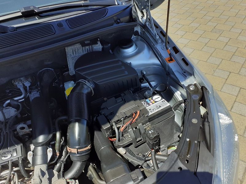 Škoda Fabia (2011) KOMBI 1.2 TSi AMBIENTE - fotka 20 z 27
