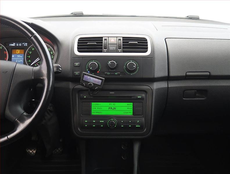 Škoda Roomster (2007) 1.4 16V, po STK, Tažné - fotka 12 z 18