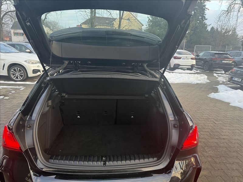 BMW Řada 1 M135i - fotka 8 z 23