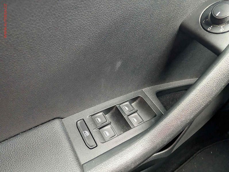 Škoda Octavia (2015) 1.4 TSi, Elegance, DSG, +kola - fotka 11 z 22