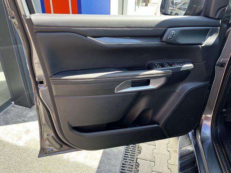 Ford Ranger Wildtrak 2.0 EcoBlue Bi-Turbo - fotka 17 z 42
