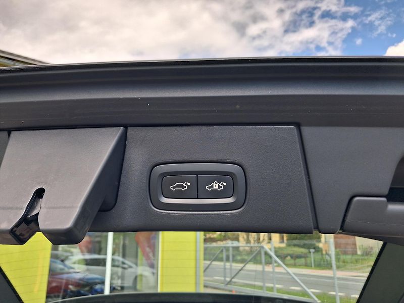 Volvo V90 (2017) 2,0 D5 173kw SERVISKA TOP STAV - fotka 20 z 51