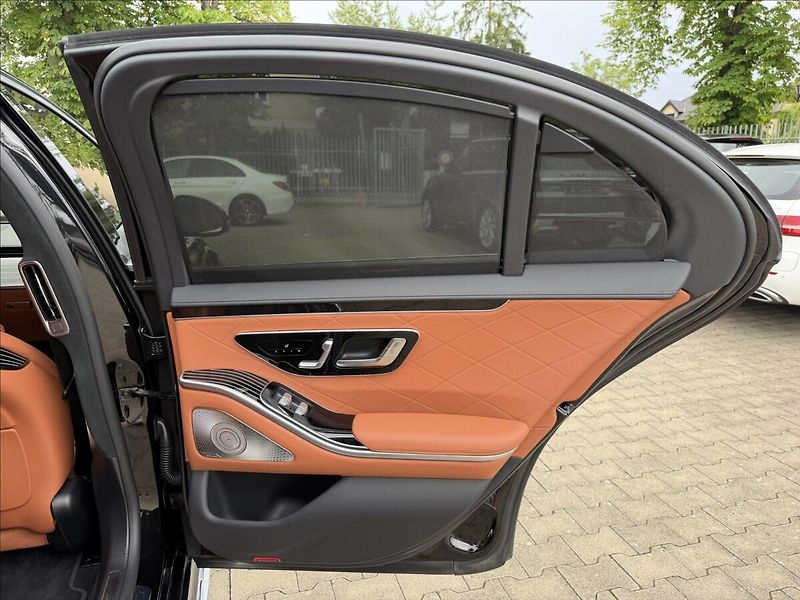 Mercedes-Benz Třídy S 400d AMG 4Matic - fotka 34 z 36