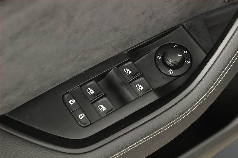 Škoda Superb (2019) 2.0 TDI - fotka 10 z 17