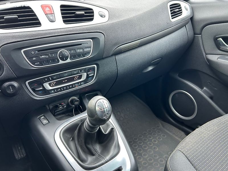 Renault Scénic (2010) 1.5 DCi 78 KW servisni kniha - fotka 21 z 29