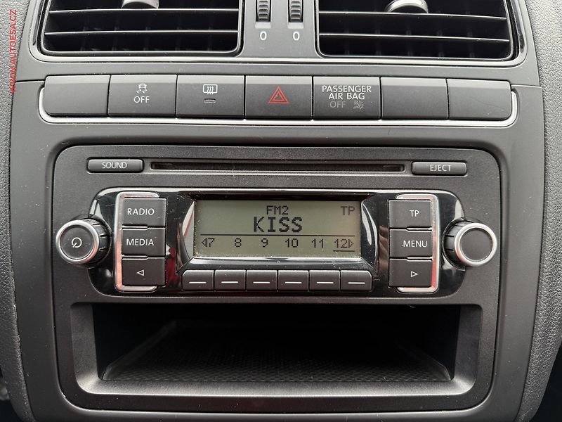 Volkswagen Polo (2011) 1.2i, AC - fotka 12 z 14