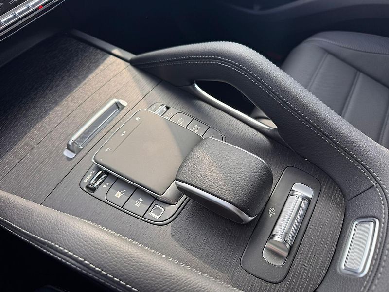Mercedes-Benz GLE (2026) 300 d 4MATIC - fotka 14 z 23