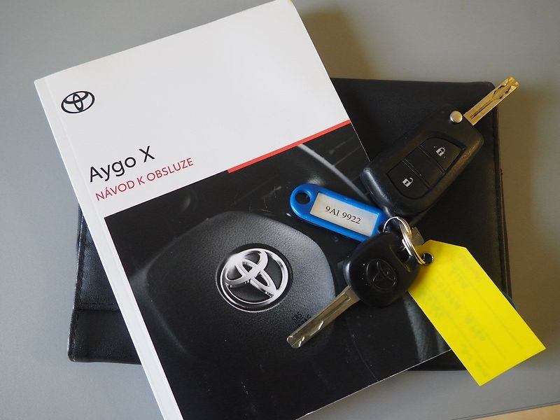 Toyota Aygo (2022) X 1.0 VVTI LPG - fotka 32 z 33