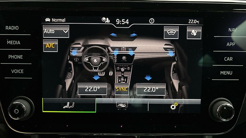 Škoda Superb 2.0 TDI DSG 4x4 Sportline - fotka 27 z 29