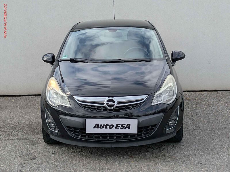 Opel Corsa (2011) 1.4i, AC, park.čidla - fotka 2 z 17