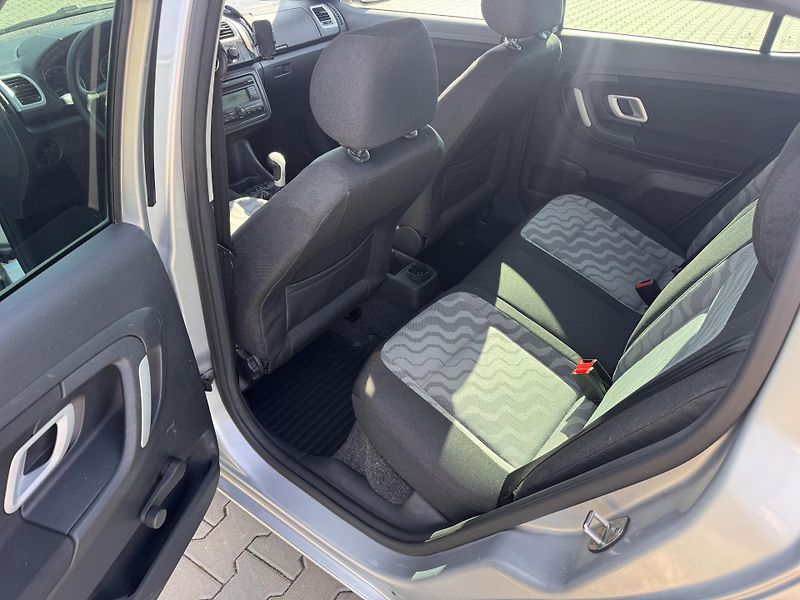 Škoda Fabia (2008) 1.4i 63Kw Ambition - fotka 11 z 16