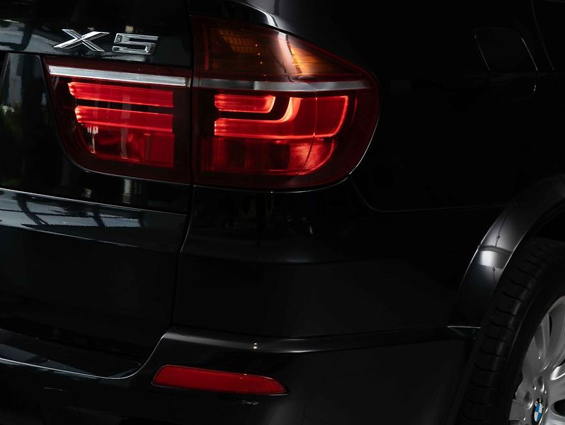 BMW X5 xDrive50i - fotka 10 z 22