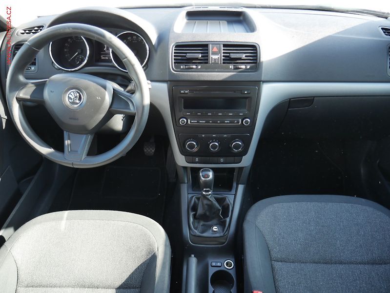 Škoda Yeti (2014) 2.0 TDi 4x4, ČR, AC, zmk - fotka 8 z 14