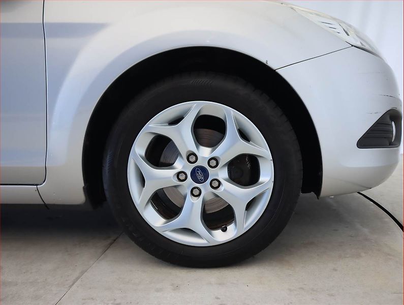Ford Focus (2011) 1.6 16V, Tempomat - fotka 15 z 16