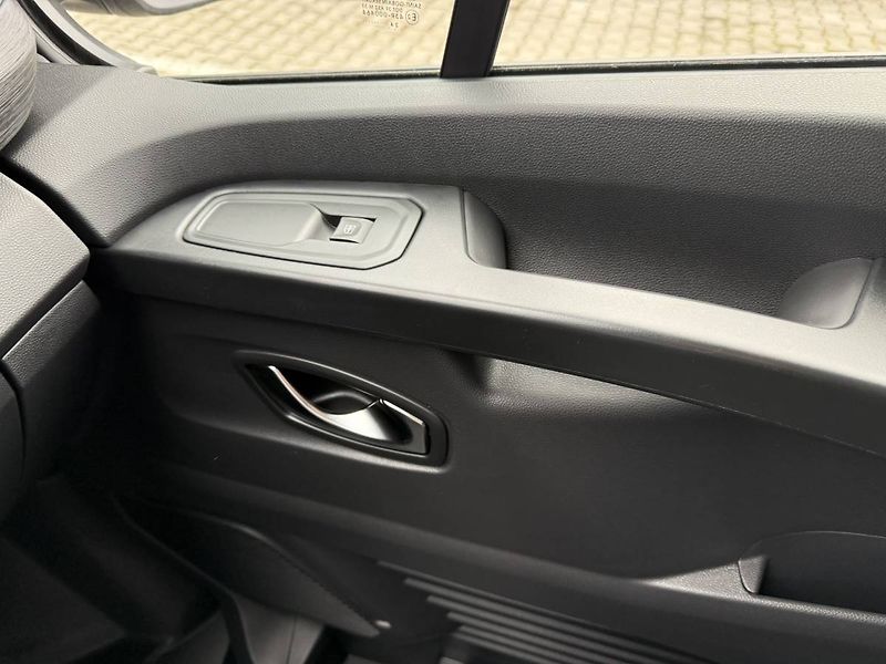 Renault Trafic Equilibre L2 Blue dCi 150 MT6/ - fotka 16 z 23
