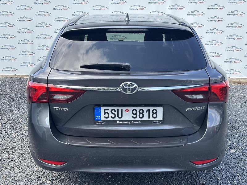 Toyota Avensis (2015) 1.8VVTi, 108kW, REZERVACE - fotka 7 z 17